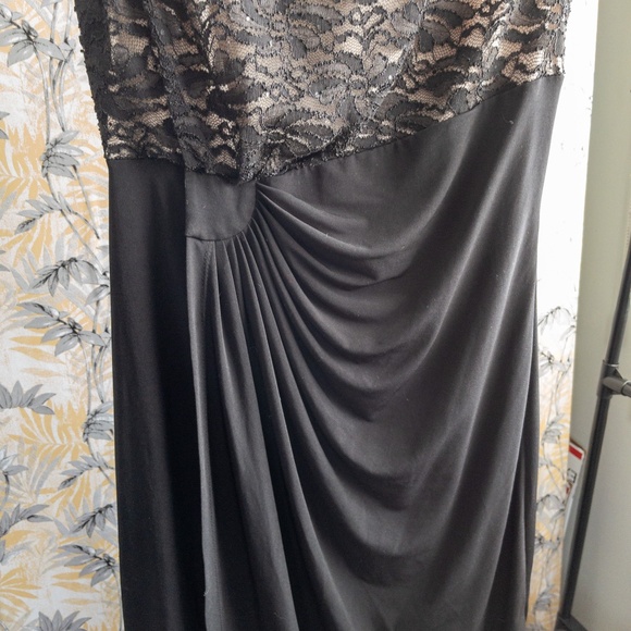 Laura Black/Tan Lacey Formal Dress Side Slit Size 12 B001 - Picture 2 of 13